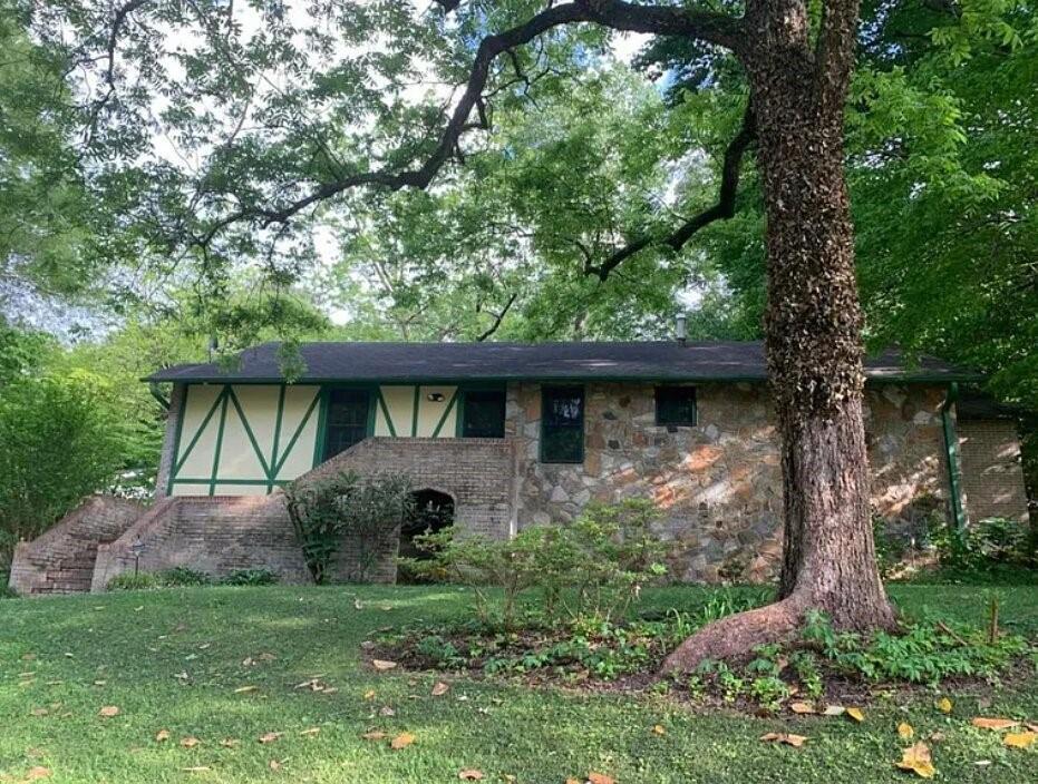 1865 Oak Grove Rd NE in Atlanta, GA - Building Photo