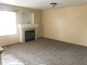 3034 E 106th Ave in Northglenn, CO - Building Photo - Building Photo