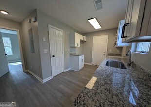 137 Tuscany Ln in Griffin, GA - Building Photo - Building Photo