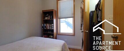 2700 W Chicago Ave, Unit 2R in Chicago, IL - Building Photo - Building Photo