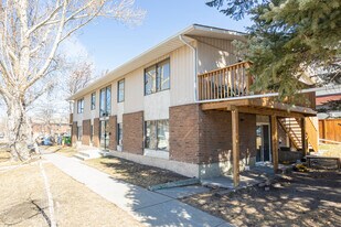 1202 2 St NE in Calgary, AB - Building Photo