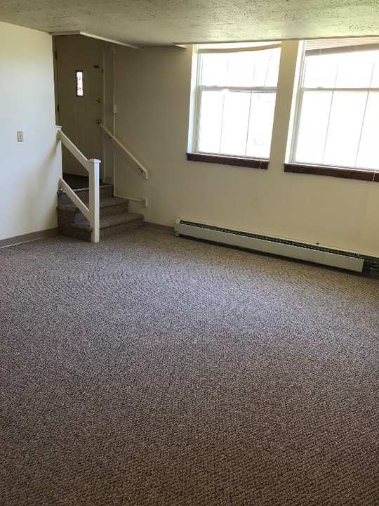 181 Main St-Unit -4 in Whitesboro, NY - Building Photo