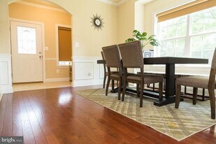 415 Dearnley St in Philadelphia, PA - Building Photo