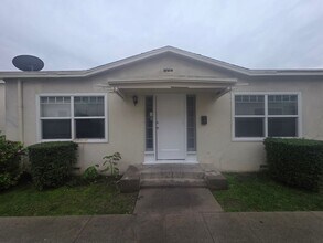 1181 S Norton Ave in Los Angeles, CA - Building Photo - Building Photo