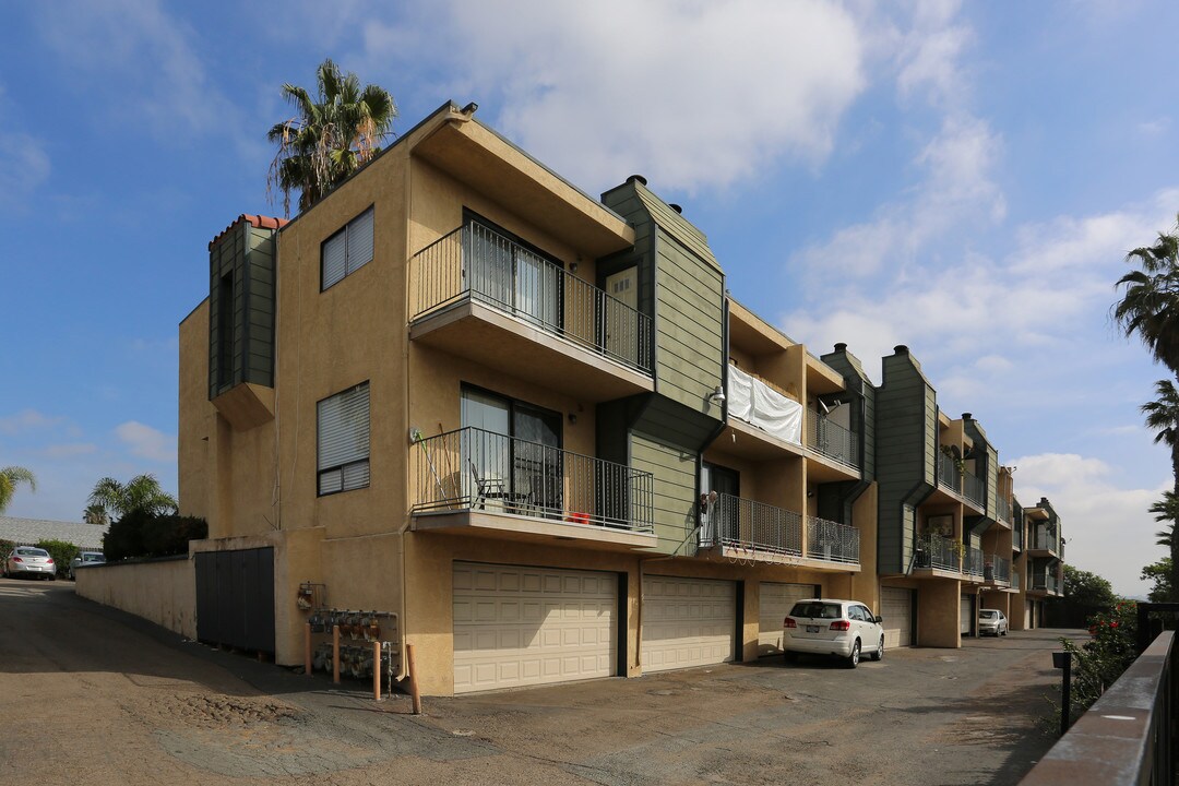 4626-4646 Hartley St in San Diego, CA - Foto de edificio