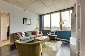 659 W Randolph St, Unit 911 in Chicago, IL - Building Photo - Building Photo