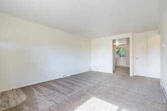 3405 Butternut Dr in Loveland, CO - Building Photo - Building Photo