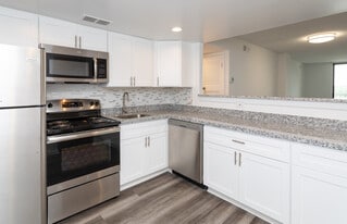 TowsonTown Place Apartments in Baltimore, MD - Building Photo