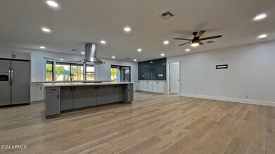 3005 S Fairway Dr in Tempe, AZ - Building Photo - Building Photo