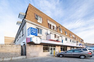 15804 79th Ave in Fresh Meadows, NY - Building Photo