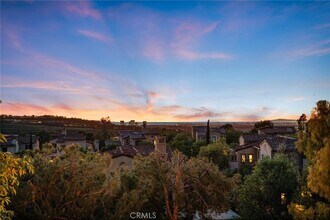 33 Tall Hedge in Irvine, CA - Foto de edificio - Building Photo