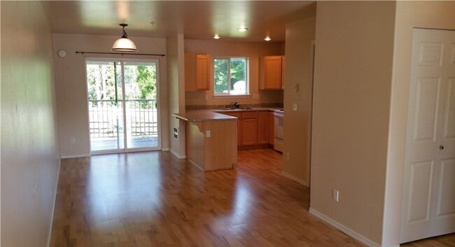 5786 Portal Way in Ferndale, WA - Building Photo - Building Photo