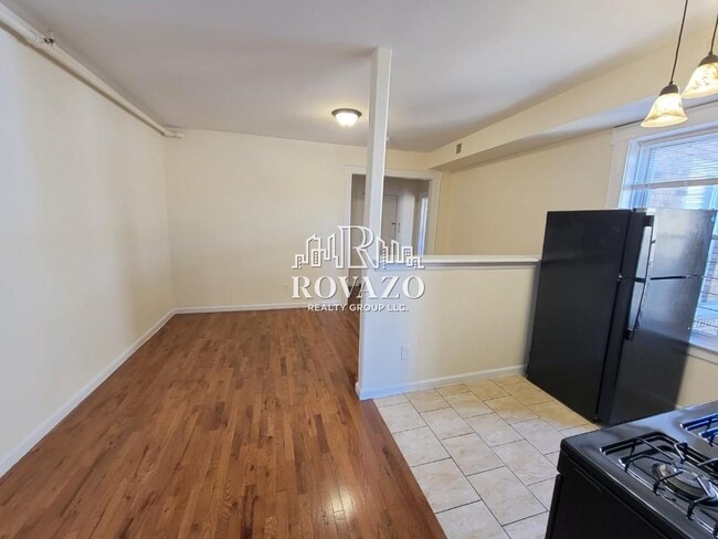 1305 Clinton Ave in Irvington, NJ - Building Photo - Building Photo