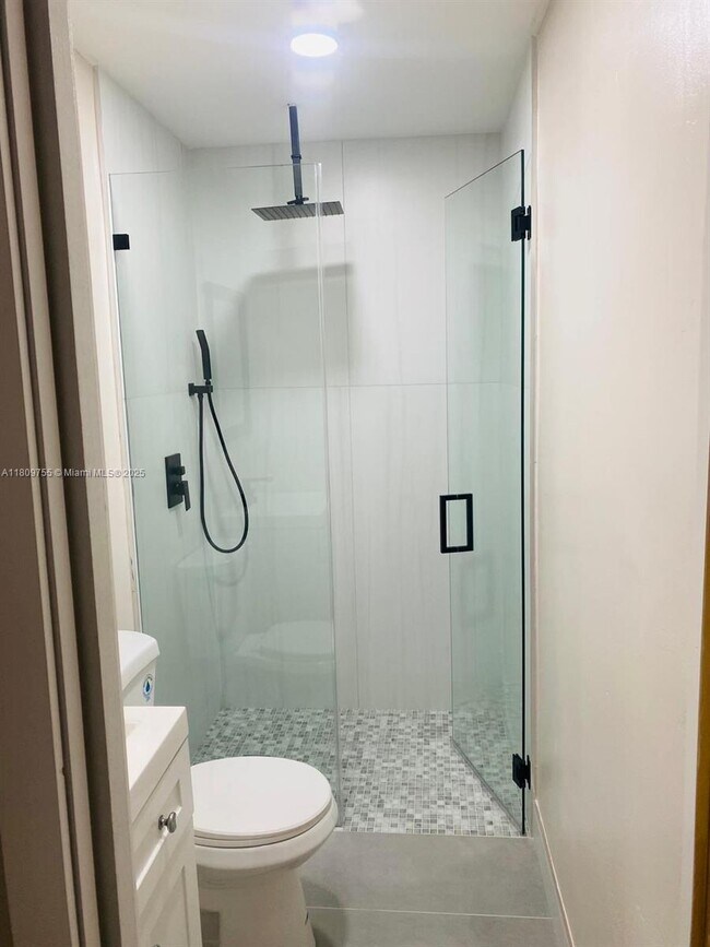 2820 NW 14th Ct in Fort Lauderdale, FL - Building Photo - Building Photo