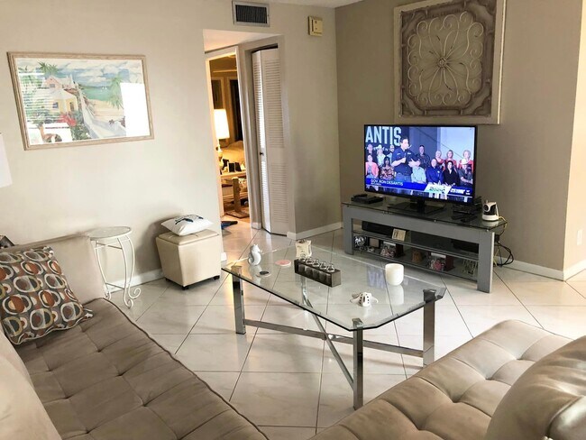 499 Piedmont K in Delray Beach, FL - Building Photo - Building Photo