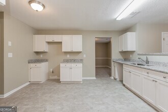 3130 Lower Creek Dr in Douglasville, GA - Building Photo - Building Photo