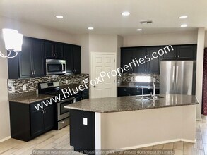 9009 W Rolling Springs Dr in Marana, AZ - Foto de edificio - Building Photo