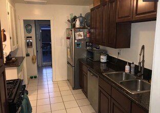 525 Brooks St in Oceanside, CA - Building Photo - Building Photo