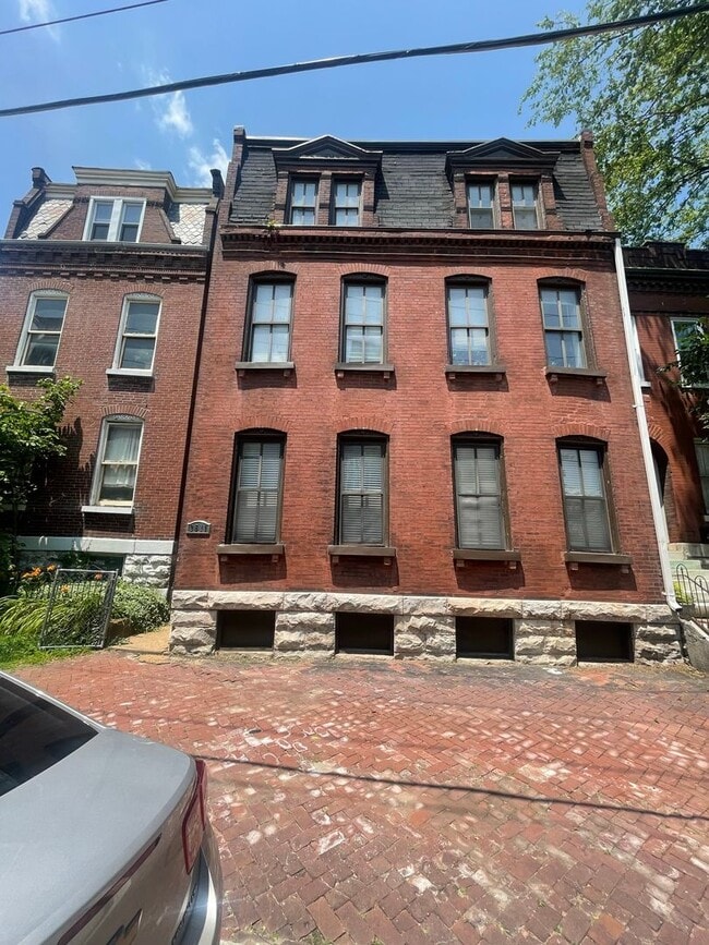 property at 2511-2513-2513 S 9th St