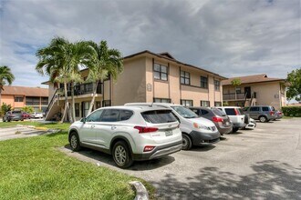 2500 W 67th Pl in Hialeah, FL - Building Photo - Building Photo