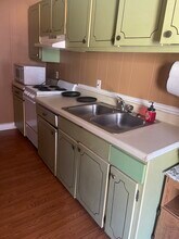 379 Heathland Dr, Unit Lee garden in Bristol, VA - Building Photo - Building Photo