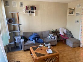 2951-51A N Fratney St in Milwaukee, WI - Building Photo