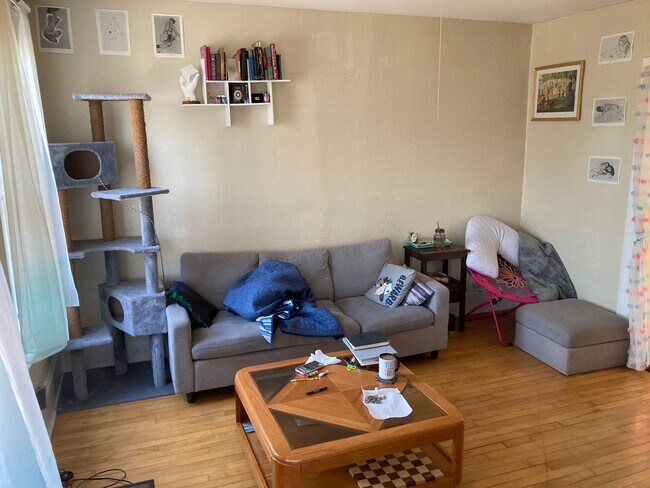 property at 2951-51A N Fratney St