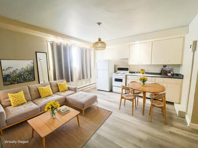 Carlson Apartments in Regina, SK - Building Photo - Building Photo