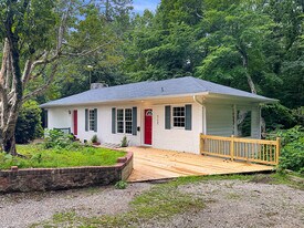 712 Powell St in Williamsburg, VA - Building Photo