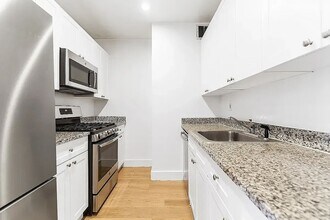 50 Murray St in New York, NY - Building Photo - Building Photo