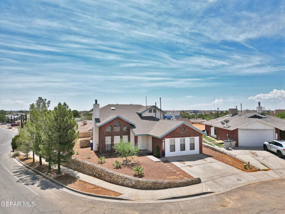 11726 Stone Castle Dr in El Paso, TX - Building Photo
