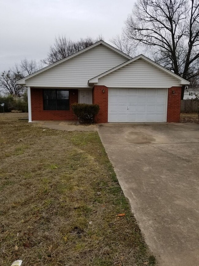 property at 105 E 6th St