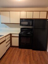 4063 Oneida St in New Hartford, NY - Building Photo