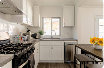16423 Barneston St in Granada Hills, CA - Building Photo - Building Photo