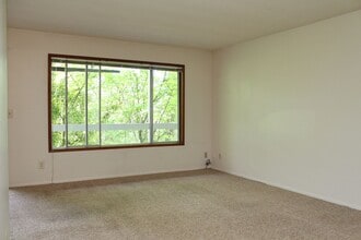 1001 SW Woods St, Unit 2 in Portland, OR - Building Photo - Building Photo