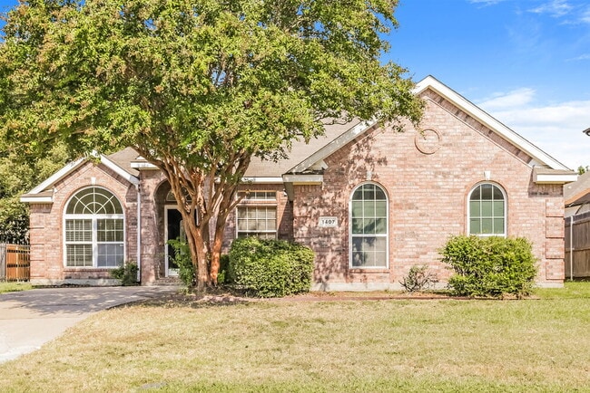 property at 1407 Oxford Dr