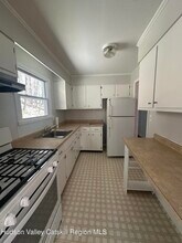 694 Dugway Rd in Chatham, NY - Building Photo - Building Photo