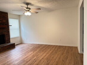 8218 Hagin St in Douglasville, GA - Building Photo - Building Photo