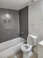 4321 W McNab Rd, Unit 10 in Pompano Beach, FL - Foto de edificio - Building Photo