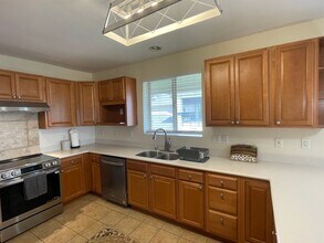 1300 Limahana Cir in Lahaina, HI - Building Photo - Building Photo