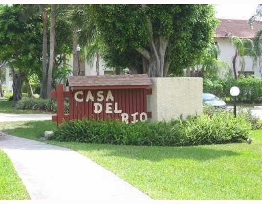 480 NW 20th St, Unit 111 in Boca Raton, FL - Foto de edificio - Building Photo