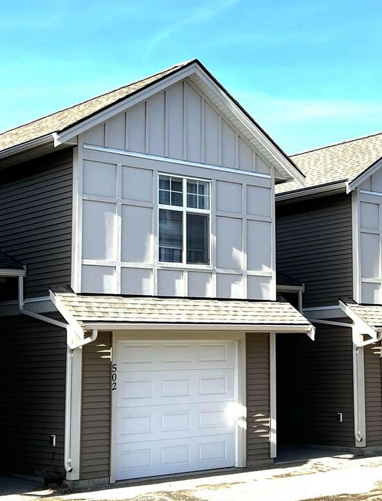 11703-102 102 St in Fort St John, BC - Building Photo