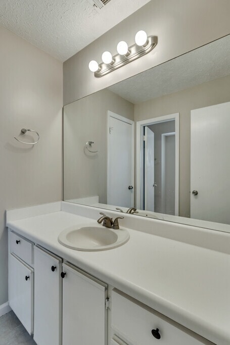 710 Osprey Dr in Richmond Hill, GA - Building Photo - Building Photo