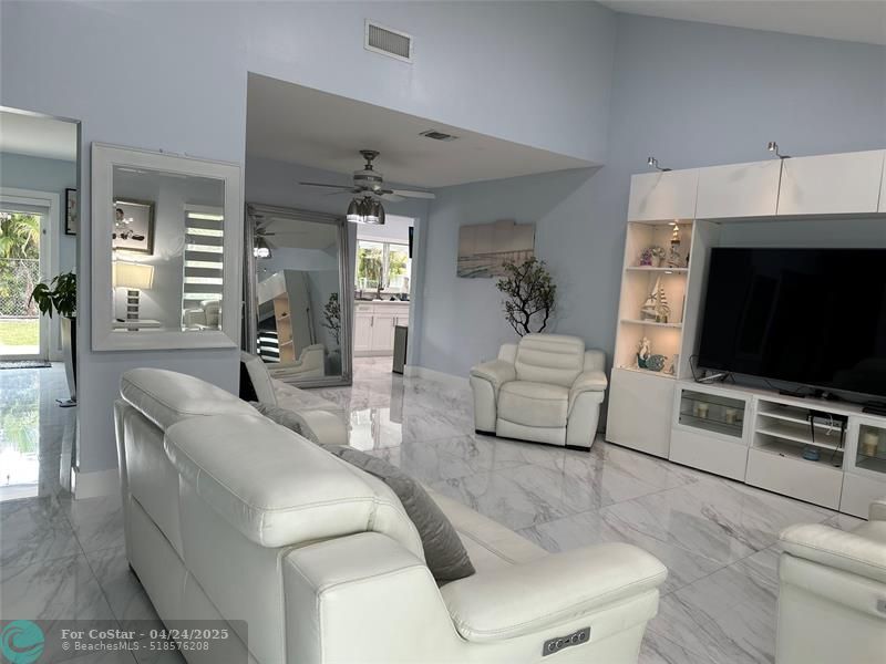 10310 NW 20th Ct in Sunrise, FL - Building Photo