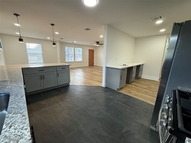 611 N Eastwood St in Houston, TX - Building Photo - Building Photo