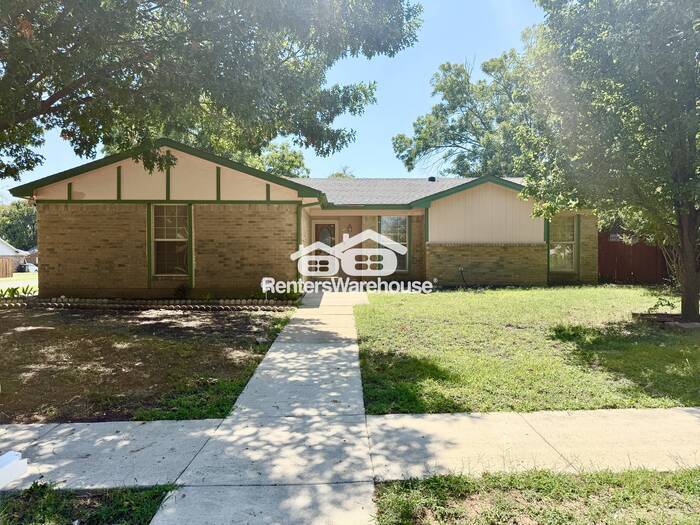 200 Volunteer Dr in Arlington, TX - Building Photo