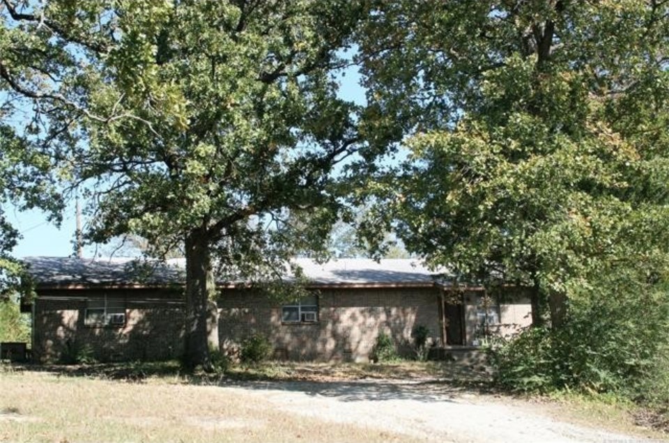 1227 S Mississippi Ave in Ada, OK - Building Photo