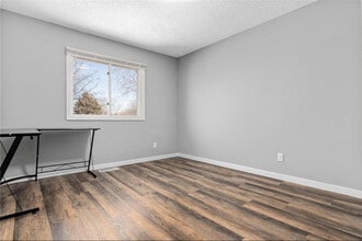 6832 76th Ave N in Minneapolis, MN - Building Photo - Building Photo