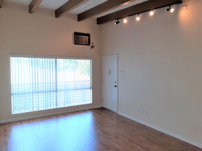 4860 Van Noord Ave in Sherman Oaks, CA - Building Photo - Building Photo