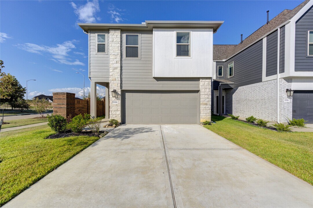 31918 Holland Arbor Trl in Hockley, TX - Building Photo